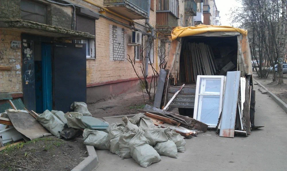 Вывоз мусора после ремонта в Ярославле от ПроМусор — цены от 4621 руб., быстро и недорого