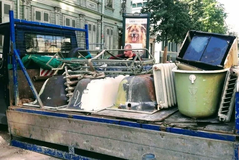 Вывоз старой сантехники в Ярославле от ПроМусор: быстро, недорого от 565 руб., утилизация и грузчики