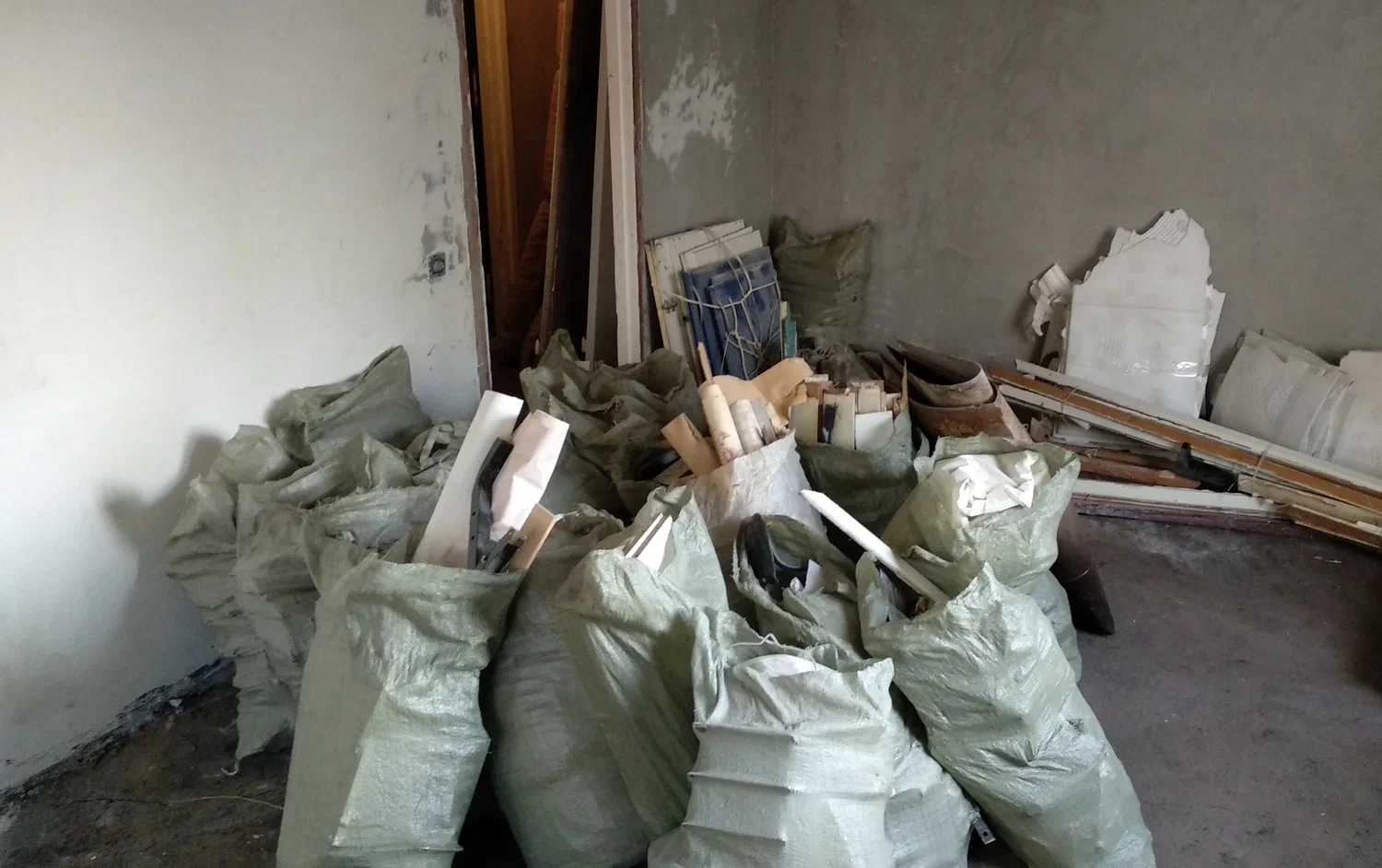 Уборка строительного мусора с вывозом и утилизацией в Ярославле в октябре